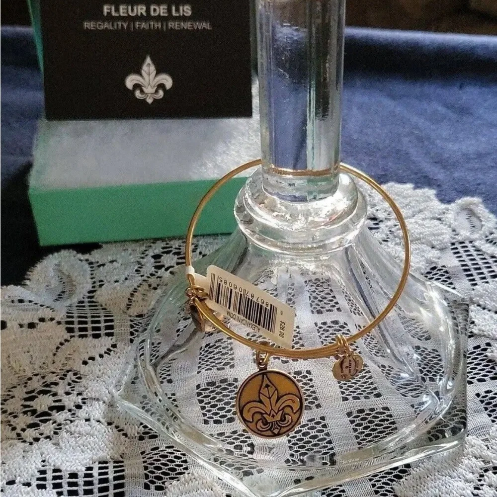 Alex and Ani Regality Faith Renewal Fleur de‎ lis gold bangle